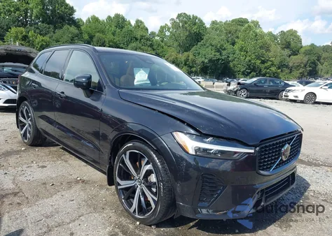 2023 Volvo Xc60 B6 Ultimate Dark Theme z USA, uszkodzony, nr VIN YV4062RXXP1310880